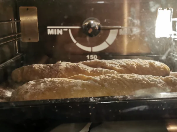 Brot in unserem Holzherd